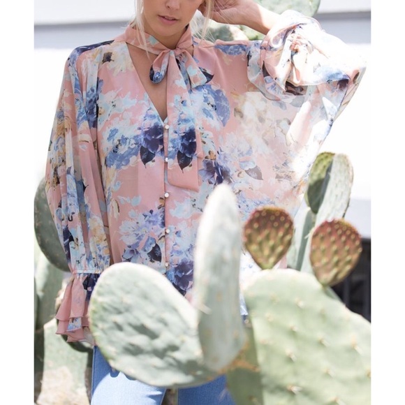 Floral tie front blouse - Picture 2 of 16